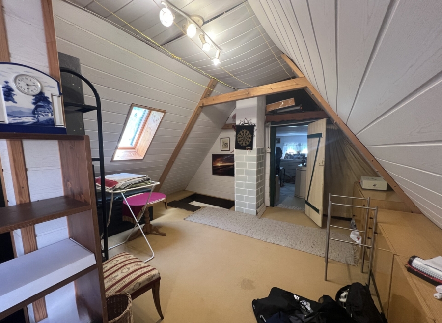 erstes Zimmer Dachboden
