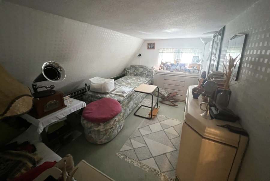zweites Zimmer Dachboden